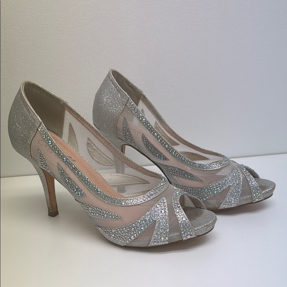 Camille La Vie Silver Mesh Peep Toe Cinderella Heels